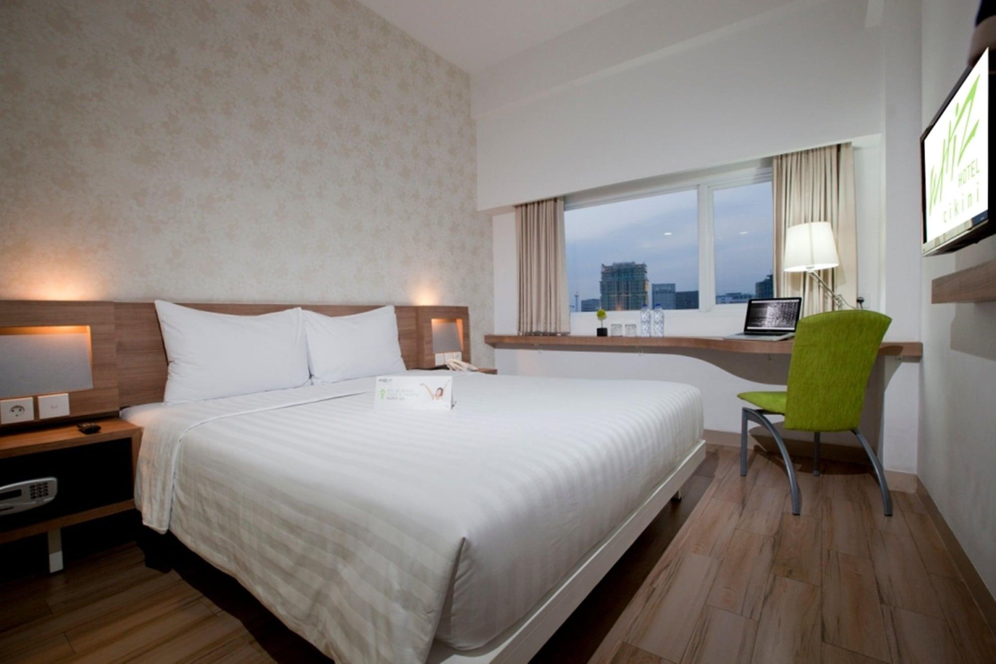 Whiz Hotel Cikini Джакарта Экстерьер фото