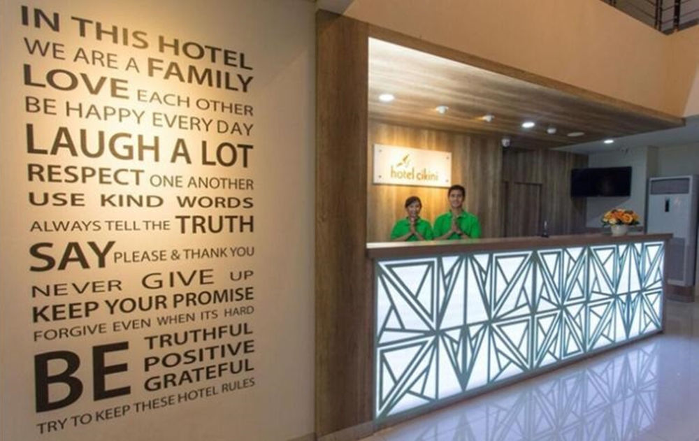 Whiz Hotel Cikini Джакарта Экстерьер фото